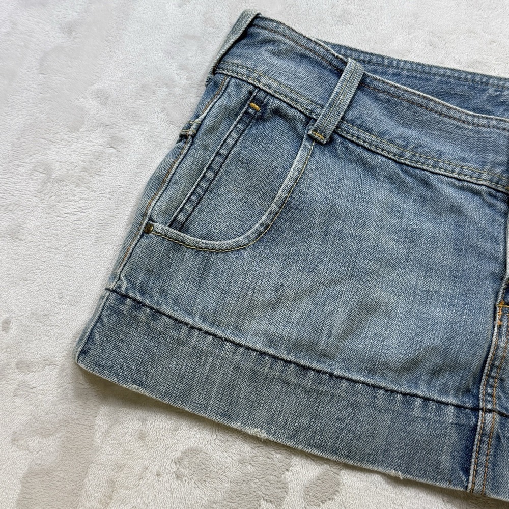 Y2K X2 Denim Micro Mini Skirt Size 6 Light Wash Low Rise Jean Stretch - Picture 4 of 7